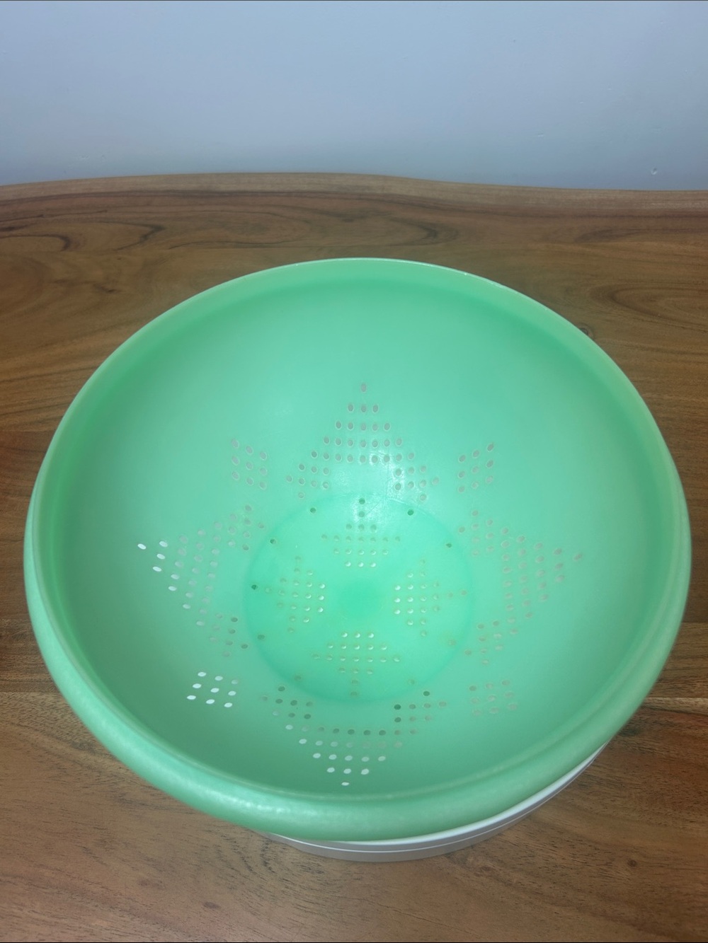 Vintage Tupperware Jadeite Green Colander Strainer Star Pattern #339-3